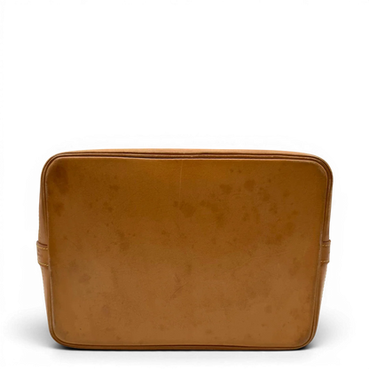 https://cdn.shopify.com/s/files/1/0564/9376/8855/files/Louis_Vuitton_Schultertasche_Sac_Noe_grande_monogram_braun_vintage_LV2197.webp?v=1779962921