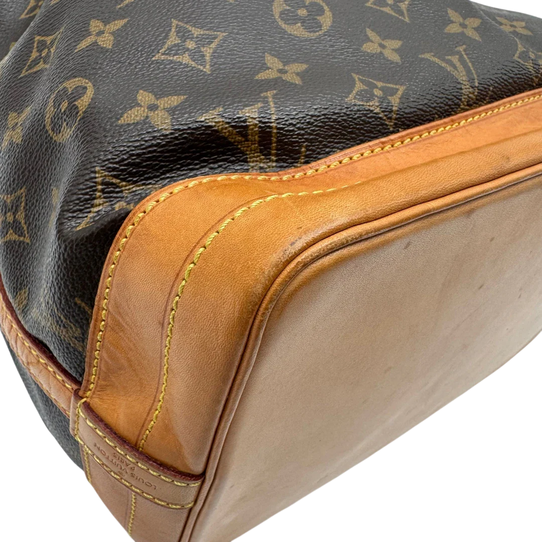 https://cdn.shopify.com/s/files/1/0564/9376/8855/files/Louis_Vuitton_Schultertasche_Sac_Noe_grande_monogram_braun_vintage_LV2221.webp?v=1779963099