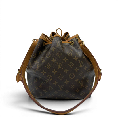 https://cdn.shopify.com/s/files/1/0564/9376/8855/files/Louis_Vuitton_Schultertasche_Sac_Noe_petit_monogram_braun_1.webp?v=1783514830
