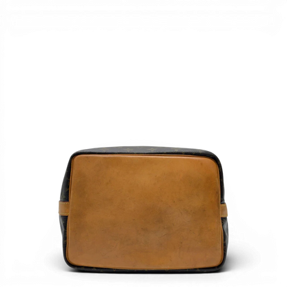 https://cdn.shopify.com/s/files/1/0564/9376/8855/files/Louis_Vuitton_Schultertasche_Sac_Noe_petit_monogram_braun_5.webp?v=1783514830