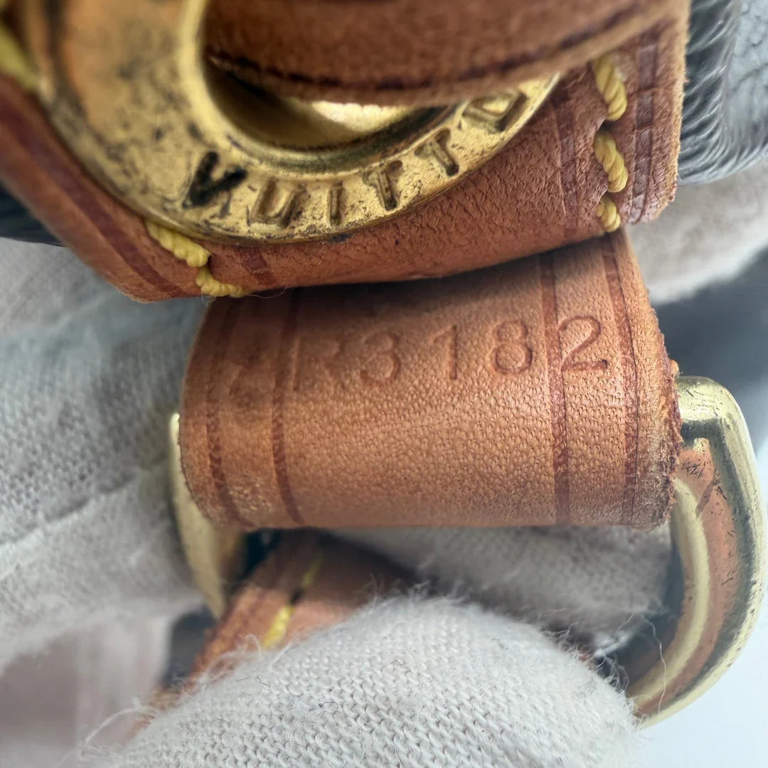 https://cdn.shopify.com/s/files/1/0564/9376/8855/files/Louis_Vuitton_Schultertasche_Sac_Noe_petit_monogram_braun_vintage_LV6109.webp?v=1778081004