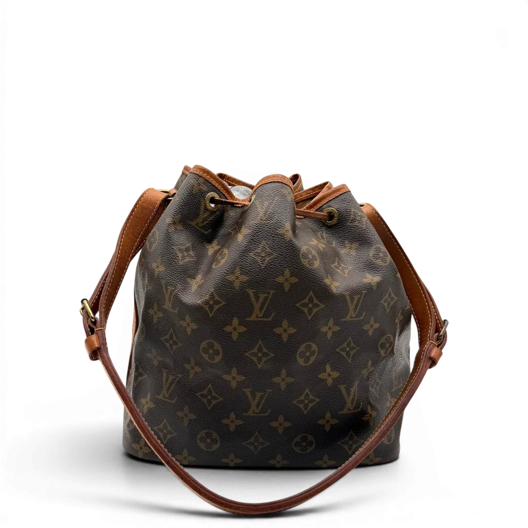 https://cdn.shopify.com/s/files/1/0564/9376/8855/files/Louis_Vuitton_Schultertasche_Sac_Noe_petit_monogram_braun_vintage_LV6287.webp?v=1778674590