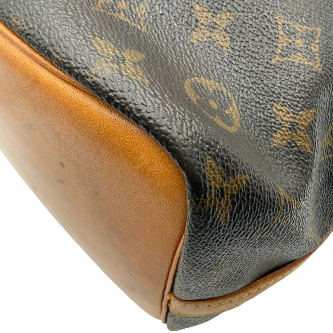 https://cdn.shopify.com/s/files/1/0564/9376/8855/files/Louis_Vuitton_Schultertasche_Sac_Noe_petit_monogram_braun_vintage_LV8231.webp?v=1780408484
