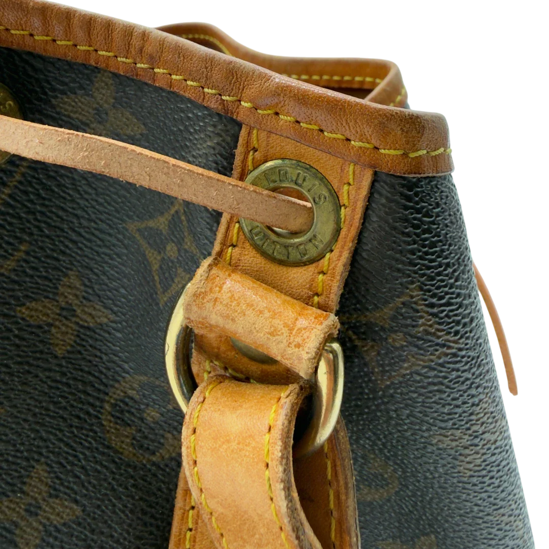 https://cdn.shopify.com/s/files/1/0564/9376/8855/files/Louis_Vuitton_Schultertasche_Sac_Noe_petit_monogram_braun_vintage_LV8239.webp?v=1780408483