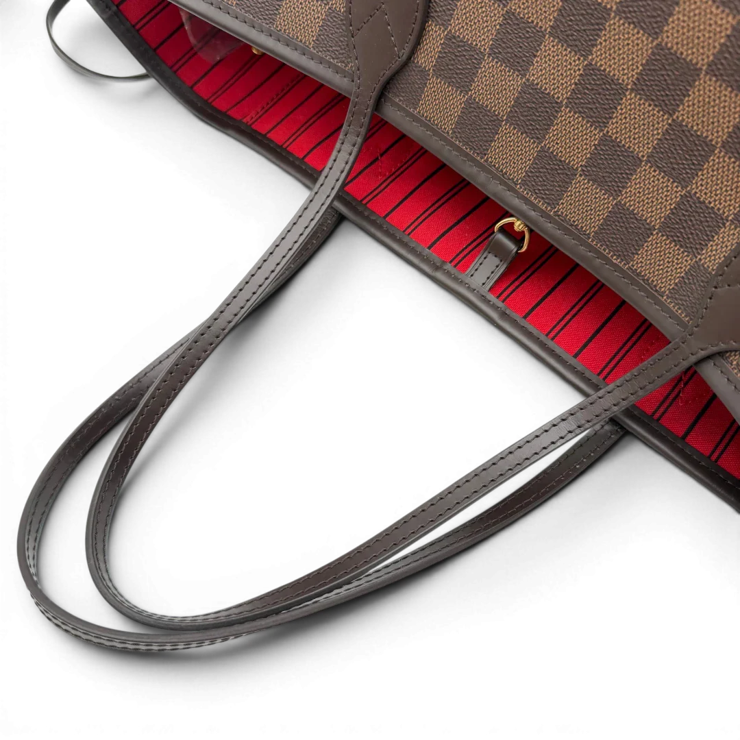 https://cdn.shopify.com/s/files/1/0564/9376/8855/files/Louis_Vuitton_Shopper_Neverfull_GM_Damier_Ebene_braun_10.webp?v=1781773038