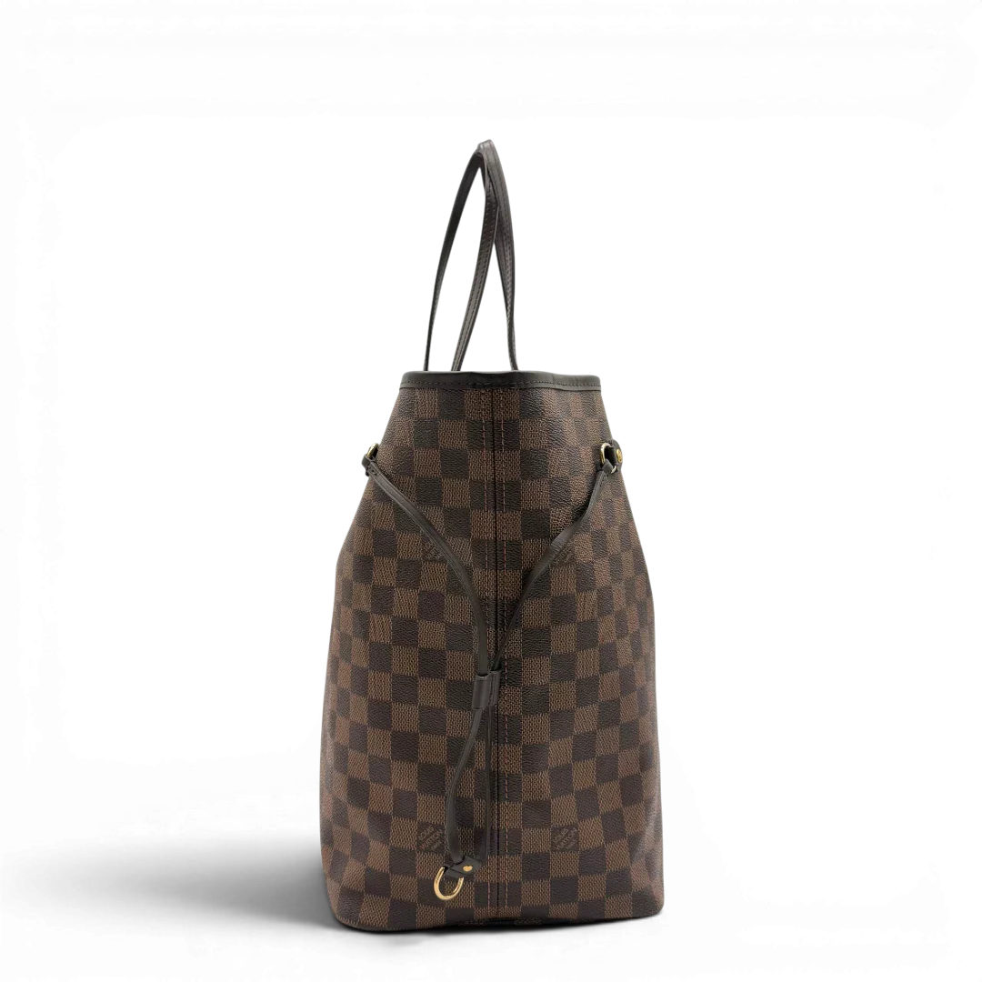 https://cdn.shopify.com/s/files/1/0564/9376/8855/files/Louis_Vuitton_Shopper_Neverfull_GM_Damier_Ebene_braun_3.webp?v=1781773037