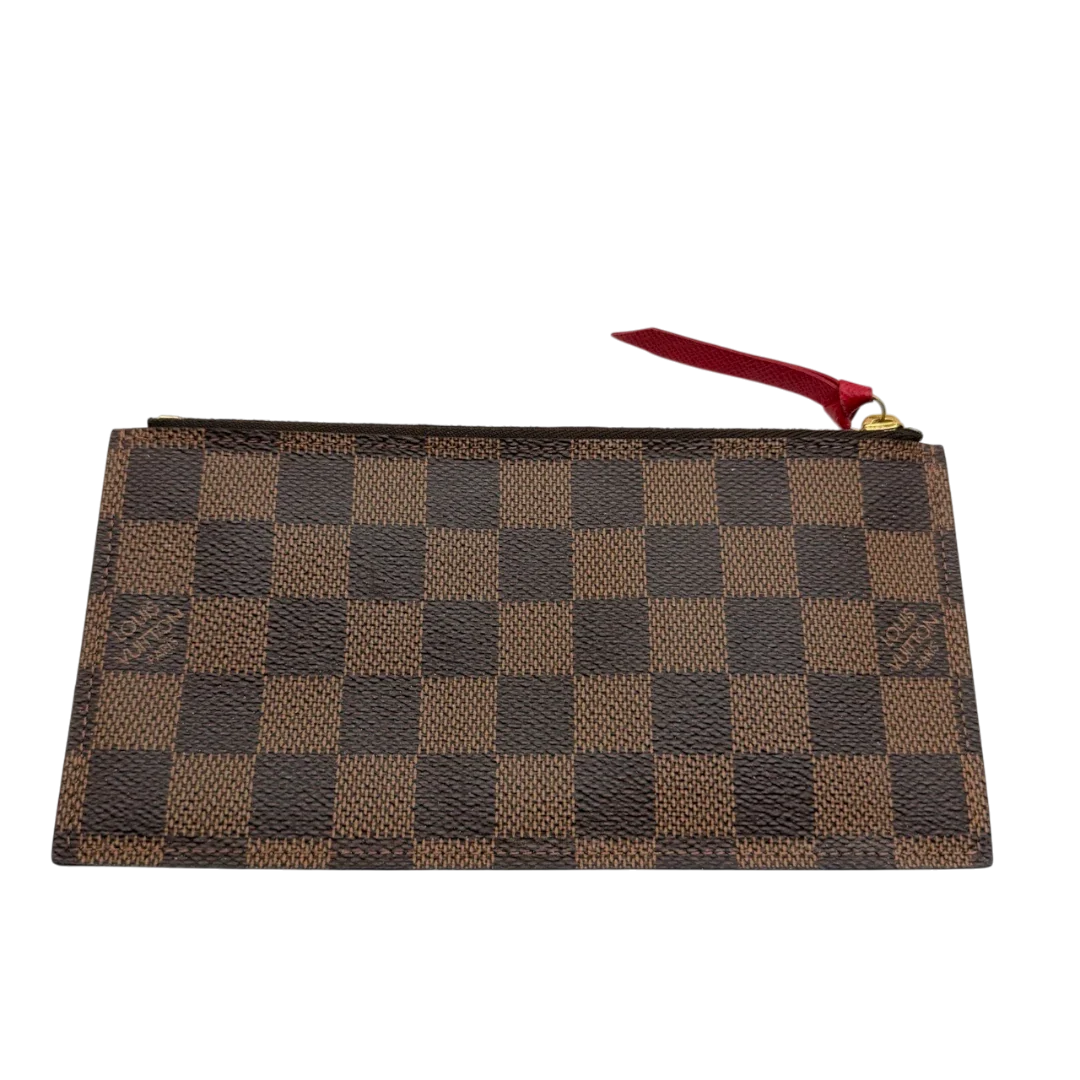 https://cdn.shopify.com/s/files/1/0564/9376/8855/files/Louis_Vuitton_Umhangetasche_Felice_Multi_Pochette_Damier_Ebene_16.webp?v=1784897569