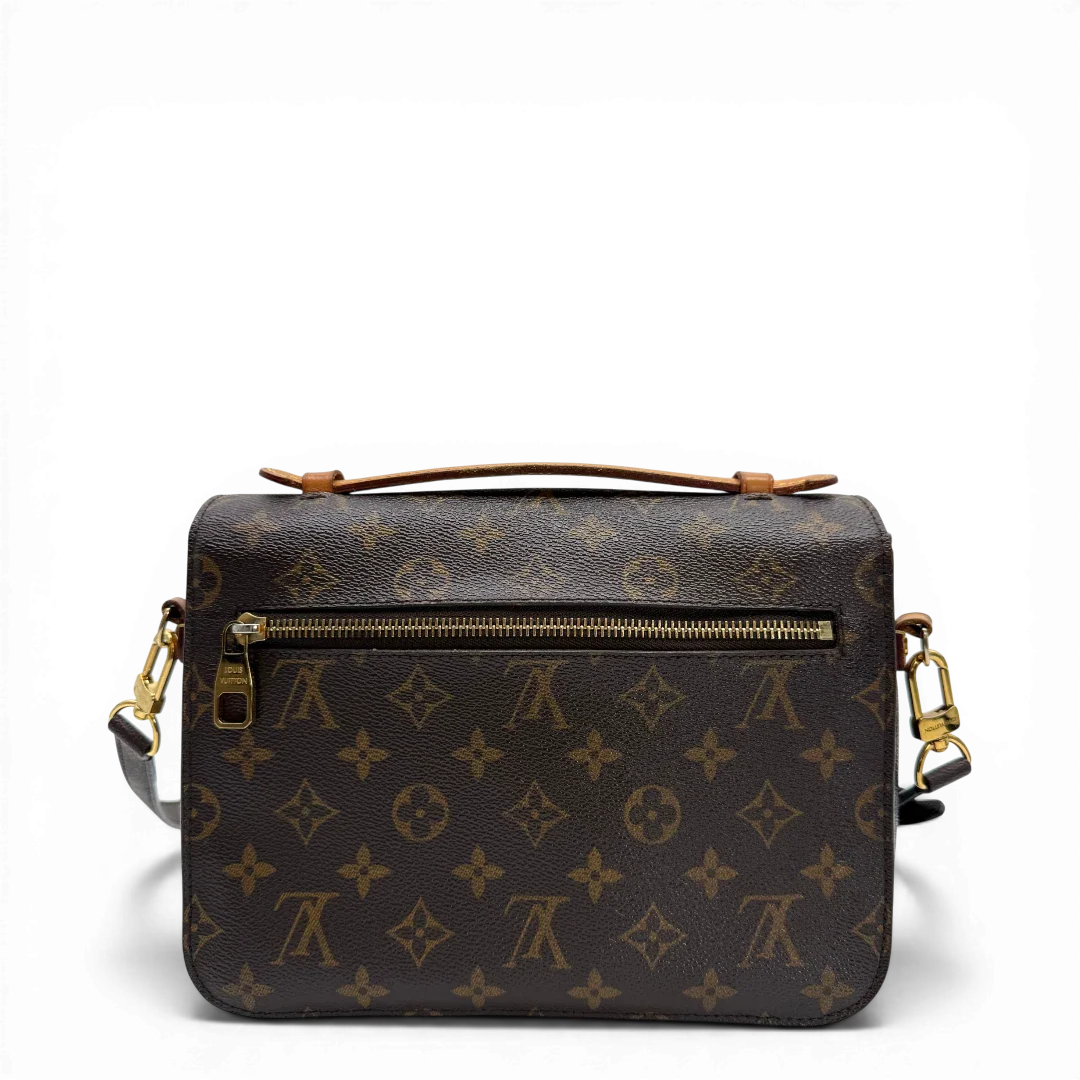 https://cdn.shopify.com/s/files/1/0564/9376/8855/files/Louis_Vuitton_Umhangetasche_Pochette_Metis_monogram_braun_vintage_LV34342.webp?v=1774404212