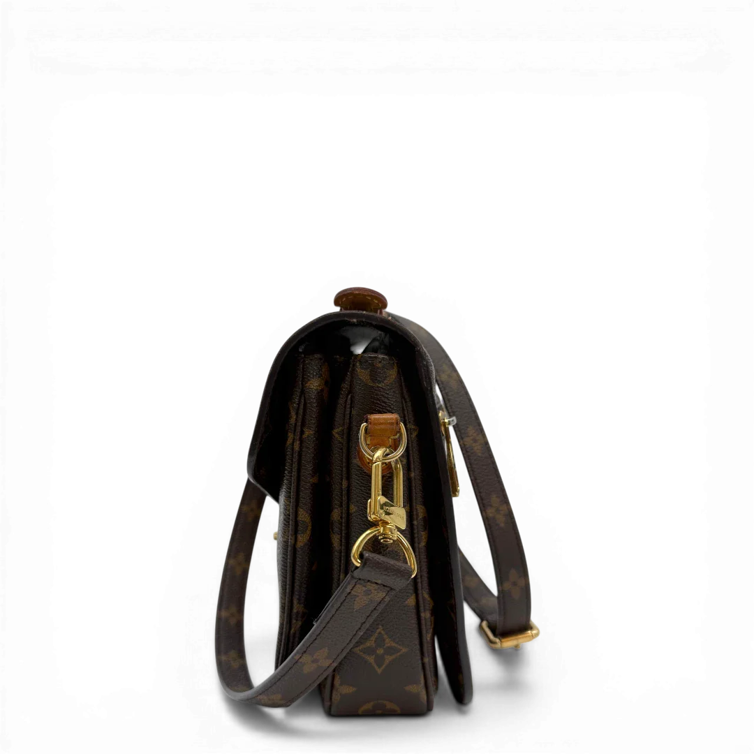 https://cdn.shopify.com/s/files/1/0564/9376/8855/files/Louis_Vuitton_Umhangetasche_Pochette_Metis_monogram_braun_vintage_LV34362.webp?v=1774404212
