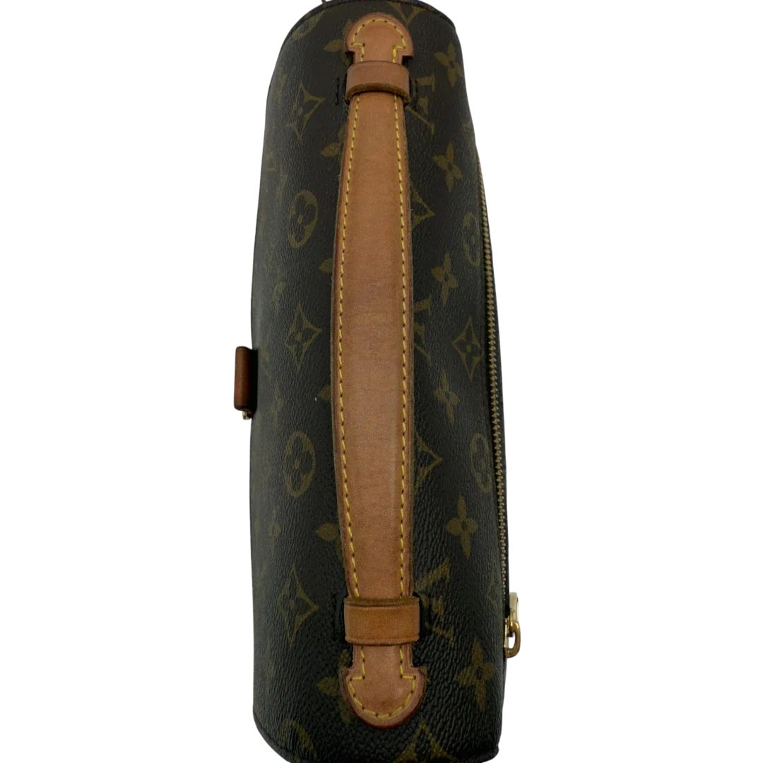 https://cdn.shopify.com/s/files/1/0564/9376/8855/files/Louis_Vuitton_Umhangetasche_Pochette_Metis_monogram_braun_vintage_LV6005.webp?v=1778083222