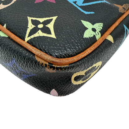 https://cdn.shopify.com/s/files/1/0564/9376/8855/files/Louis_Vuitton_x_Murakami_Pochette_Accessoires_monogram_schwarz_vintage_LV6886.webp?v=1779321151