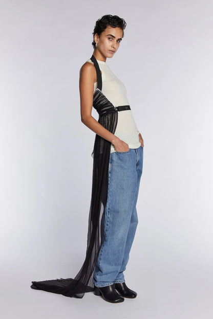 https://images.squarespace-cdn.com/content/v1/647deca2e9dd1d6177bd43cb/a0693fab-05b9-4c68-af21-ad7521afda0c/MARGIELA+HARNESS_+10.jpg