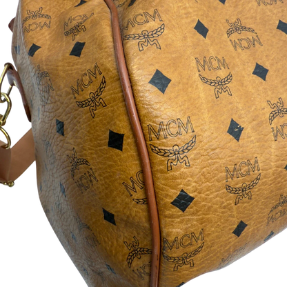 https://cdn.shopify.com/s/files/1/0564/9376/8855/files/MCMReisetascheGross5631.webp?v=1777464229