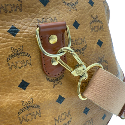 https://cdn.shopify.com/s/files/1/0564/9376/8855/files/MCMReisetascheGross5639.webp?v=1777464230