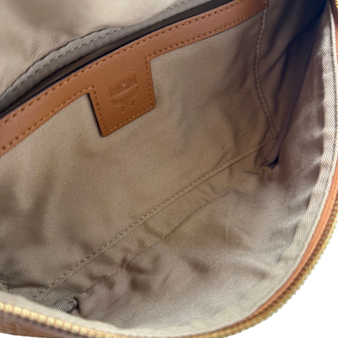 https://cdn.shopify.com/s/files/1/0564/9376/8855/files/MCM_Bauchtasche_Gurteltasche_Fursten_small_visetos_braun_14.webp?v=1784283926