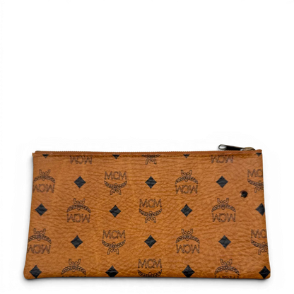 https://cdn.shopify.com/s/files/1/0564/9376/8855/files/MCM_Clutch_klein_vintage5557.webp?v=1777484967