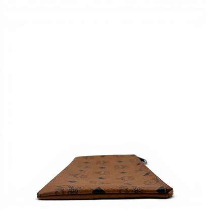 https://cdn.shopify.com/s/files/1/0564/9376/8855/files/MCM_Clutch_klein_vintage5558.webp?v=1777484966