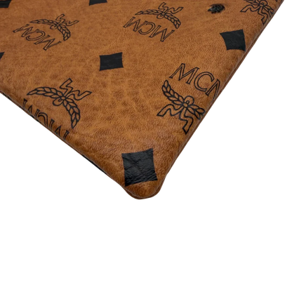 https://cdn.shopify.com/s/files/1/0564/9376/8855/files/MCM_Clutch_klein_vintage5563.webp?v=1777484968