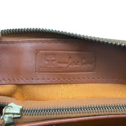https://cdn.shopify.com/s/files/1/0564/9376/8855/files/MCM_Handtasche_Boston_mit_Umhangegurt_visetos_braun_23.webp?v=1783514481