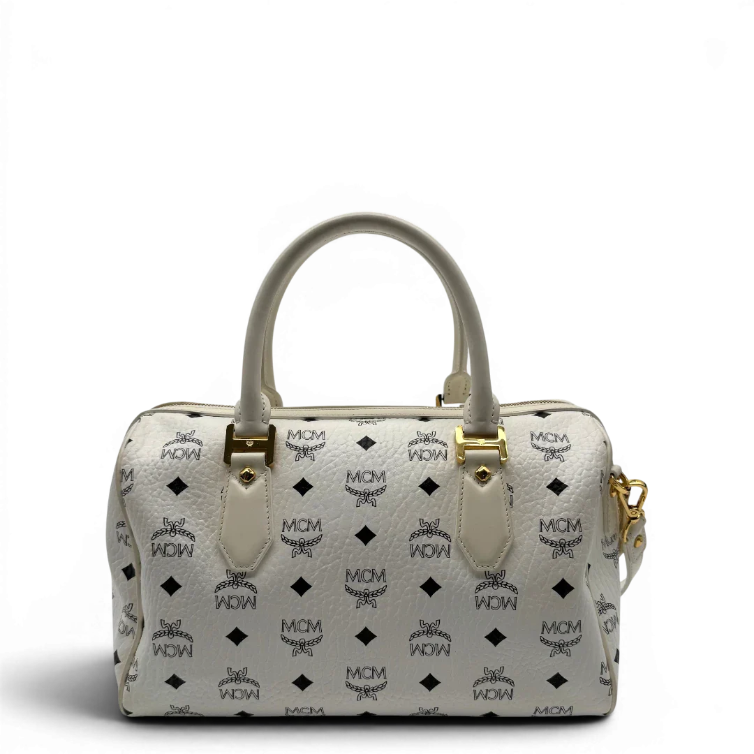 https://cdn.shopify.com/s/files/1/0564/9376/8855/files/MCM_Handtasche_Ella_Boston_30_visetos_weiss_vintage2024.webp?v=1779964822