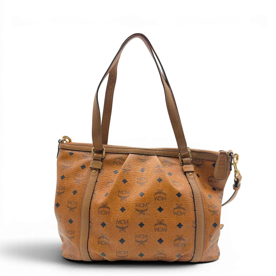 https://cdn.shopify.com/s/files/1/0564/9376/8855/files/MCM_Handtasche_Large_mit_Umhangegurt_visetos_braun_5.webp?v=1784823418