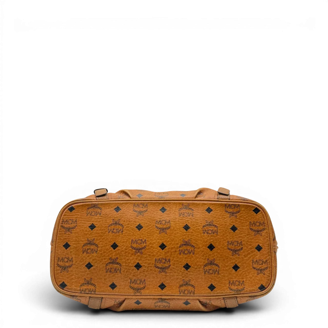 https://cdn.shopify.com/s/files/1/0564/9376/8855/files/MCM_Handtasche_Large_mit_Umhangegurt_visetos_braun_8.webp?v=1784823419