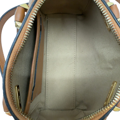 https://cdn.shopify.com/s/files/1/0564/9376/8855/files/MCM_Handtasche_Mini_Boston_mit_Umhangegurt_visetos_braun_21.webp?v=1783514276