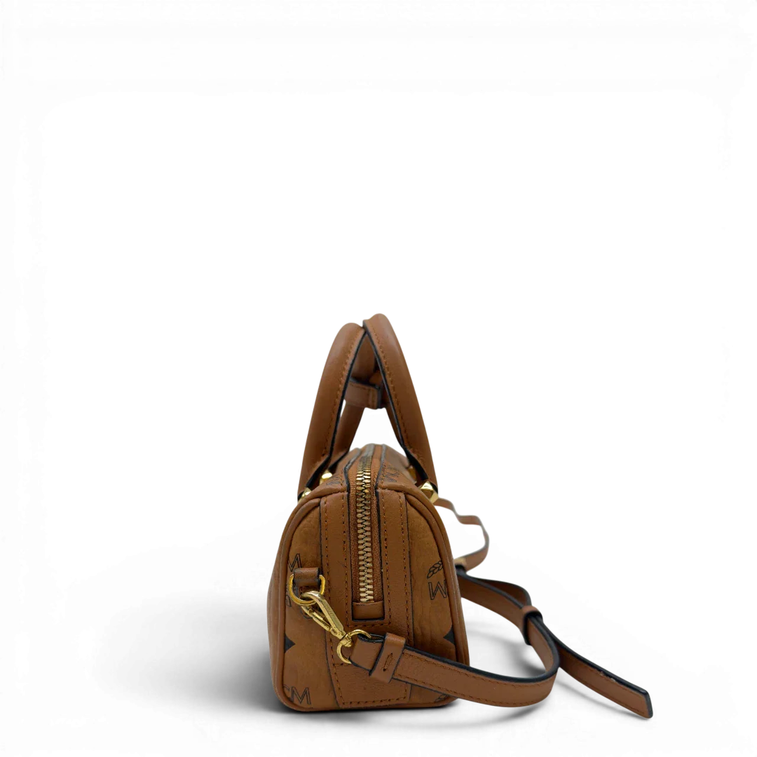 https://cdn.shopify.com/s/files/1/0564/9376/8855/files/MCM_Handtasche_Mini_Boston_mit_Umhangegurt_visetos_braun_3.webp?v=1783514276