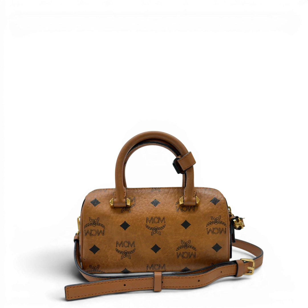 https://cdn.shopify.com/s/files/1/0564/9376/8855/files/MCM_Handtasche_Mini_Boston_mit_Umhangegurt_visetos_braun_4.webp?v=1783514275