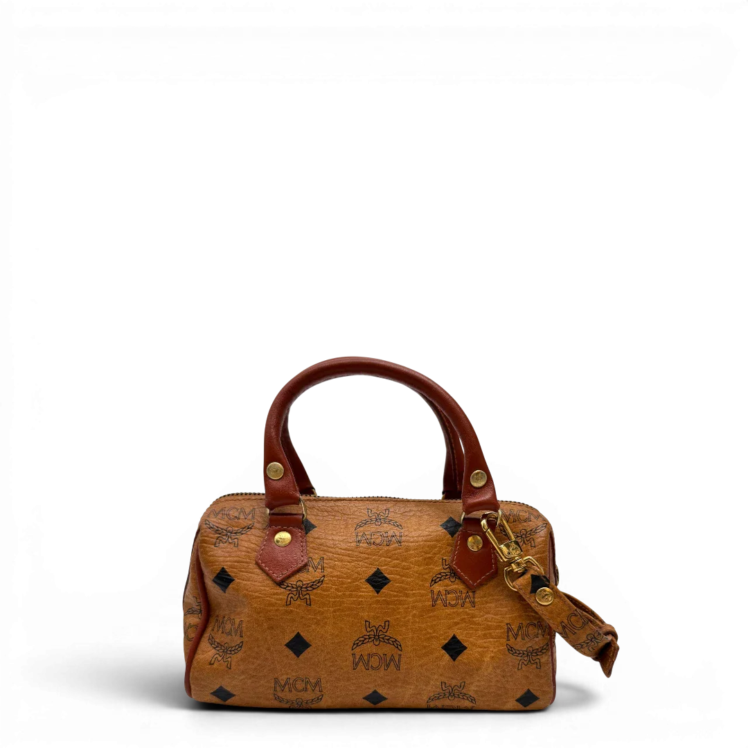 https://cdn.shopify.com/s/files/1/0564/9376/8855/files/MCM_Handtasche_Mini_Boston_mit_Umhangegurt_visetos_braun_4_0a21c95c-a781-4b47-8170-be31a9755195.webp?v=1784245890