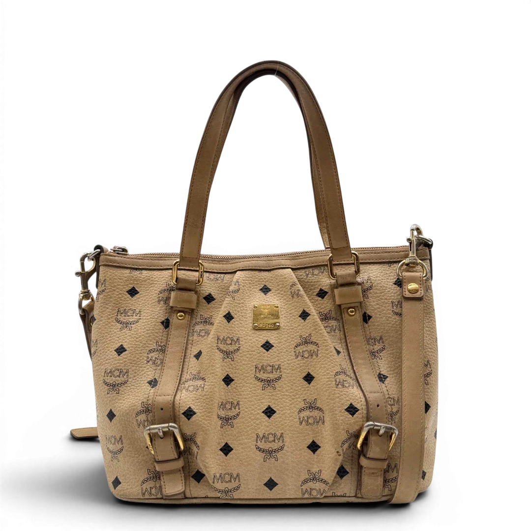 https://cdn.shopify.com/s/files/1/0564/9376/8855/files/MCM_Handtasche_mit_Umhangegurt_visetos_beige_6.webp?v=1784795876