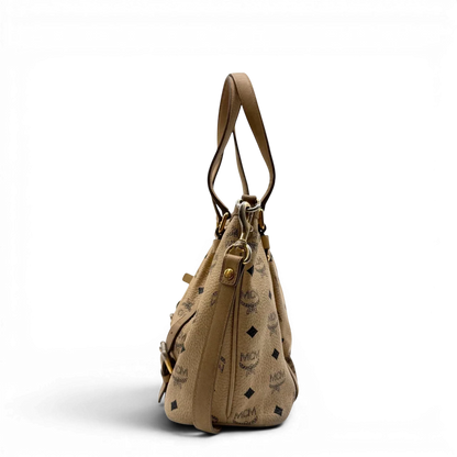 https://cdn.shopify.com/s/files/1/0564/9376/8855/files/MCM_Handtasche_mit_Umhangegurt_visetos_beige_8.webp?v=1784795876
