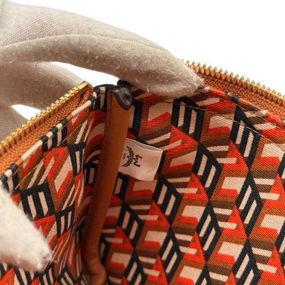 https://cdn.shopify.com/s/files/1/0564/9376/8855/files/MCM_Pochette_small_visetos_braun_17.webp?v=1784804534