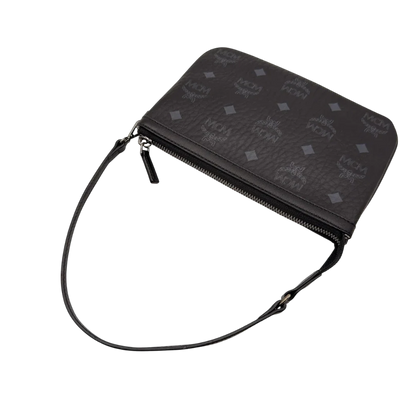 https://cdn.shopify.com/s/files/1/0564/9376/8855/files/MCM_Pochette_small_visetos_schwarz_12.webp?v=1784801019