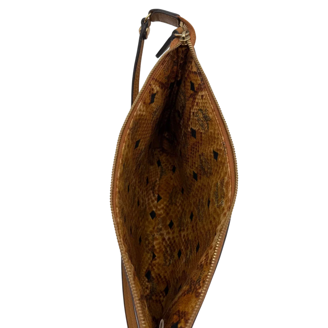 https://cdn.shopify.com/s/files/1/0564/9376/8855/files/MCM_Pochette_visetos_braun_14.webp?v=1781855350