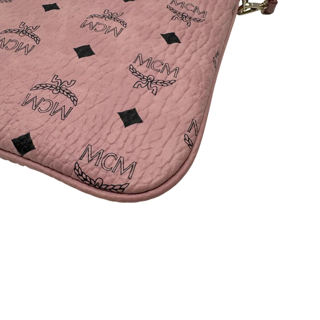 https://cdn.shopify.com/s/files/1/0564/9376/8855/files/MCM_Pochette_visetos_rosa_vintage1308.webp?v=1778833128