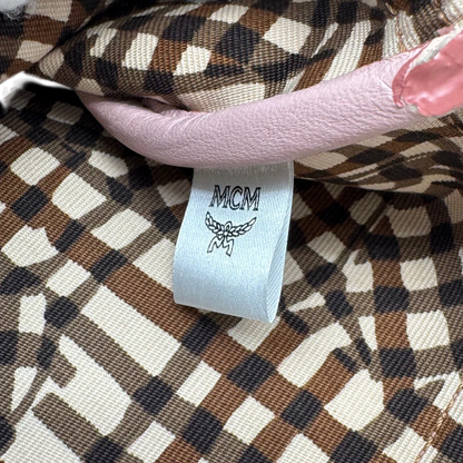 https://cdn.shopify.com/s/files/1/0564/9376/8855/files/MCM_Pochette_visetos_rosa_vintage1315.webp?v=1778833129