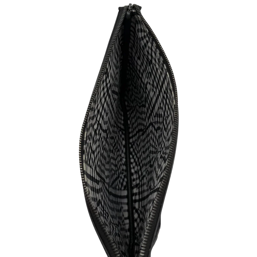 https://cdn.shopify.com/s/files/1/0564/9376/8855/files/MCM_Pochette_visetos_schwarz_14.webp?v=1781855869