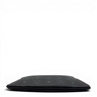https://cdn.shopify.com/s/files/1/0564/9376/8855/files/MCM_Pochette_visetos_schwarz_vintage1793.webp?v=1779406675