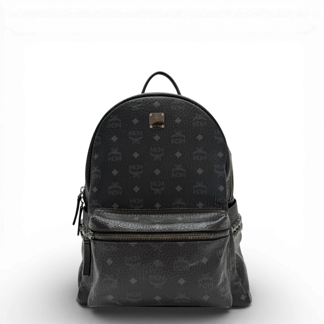 https://cdn.shopify.com/s/files/1/0564/9376/8855/files/MCM_Rucksack_Stark_large_visetos_schwarz_vintage2675.webp?v=1773325954