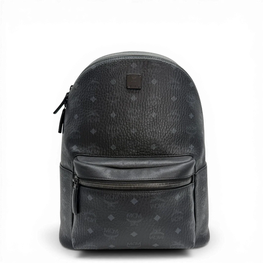 https://cdn.shopify.com/s/files/1/0564/9376/8855/files/MCM_Rucksack_Stark_large_visetos_schwarz_vintage33852.webp?v=1774404616