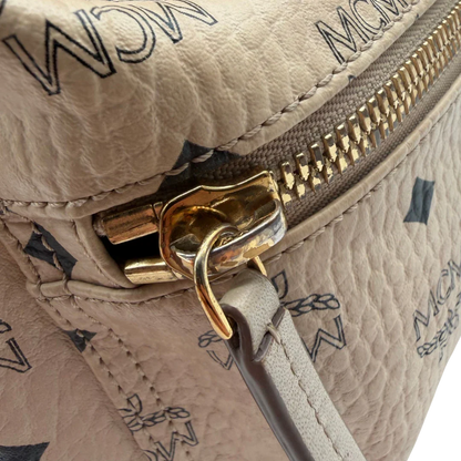 https://cdn.shopify.com/s/files/1/0564/9376/8855/files/MCM_Rucksack_Stark_medium_visetos_beige_vintage8402.webp?v=1781108985