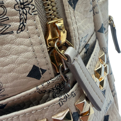 https://cdn.shopify.com/s/files/1/0564/9376/8855/files/MCM_Rucksack_Stark_medium_visetos_beige_vintage8403.webp?v=1781108985