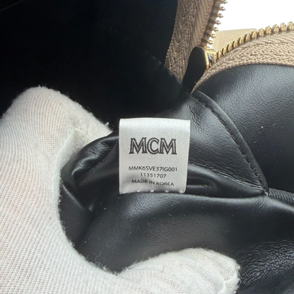 https://cdn.shopify.com/s/files/1/0564/9376/8855/files/MCM_Rucksack_Stark_medium_visetos_beige_vintage8407.webp?v=1781108985