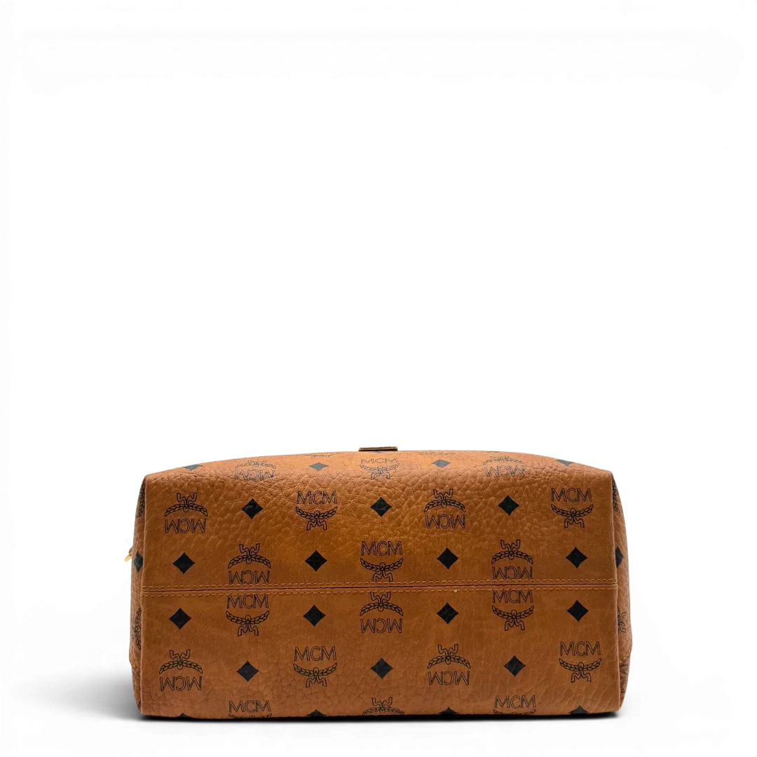 https://cdn.shopify.com/s/files/1/0564/9376/8855/files/MCM_Schultertasche_Hobo_visetos_braun_5.webp?v=1782377854