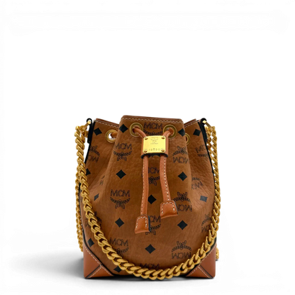 https://cdn.shopify.com/s/files/1/0564/9376/8855/files/MCM_Schultertasche_Soft_Berlin_Bucket_small_visetos_braun_1.webp?v=1782313434