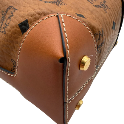 https://cdn.shopify.com/s/files/1/0564/9376/8855/files/MCM_Schultertasche_Soft_Berlin_Bucket_small_visetos_braun_7.webp?v=1782313434