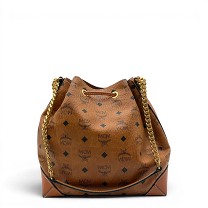 https://cdn.shopify.com/s/files/1/0564/9376/8855/files/MCM_Schultertasche_Soft_Berlin_Bucket_visetos_braun_2.webp?v=1781713453