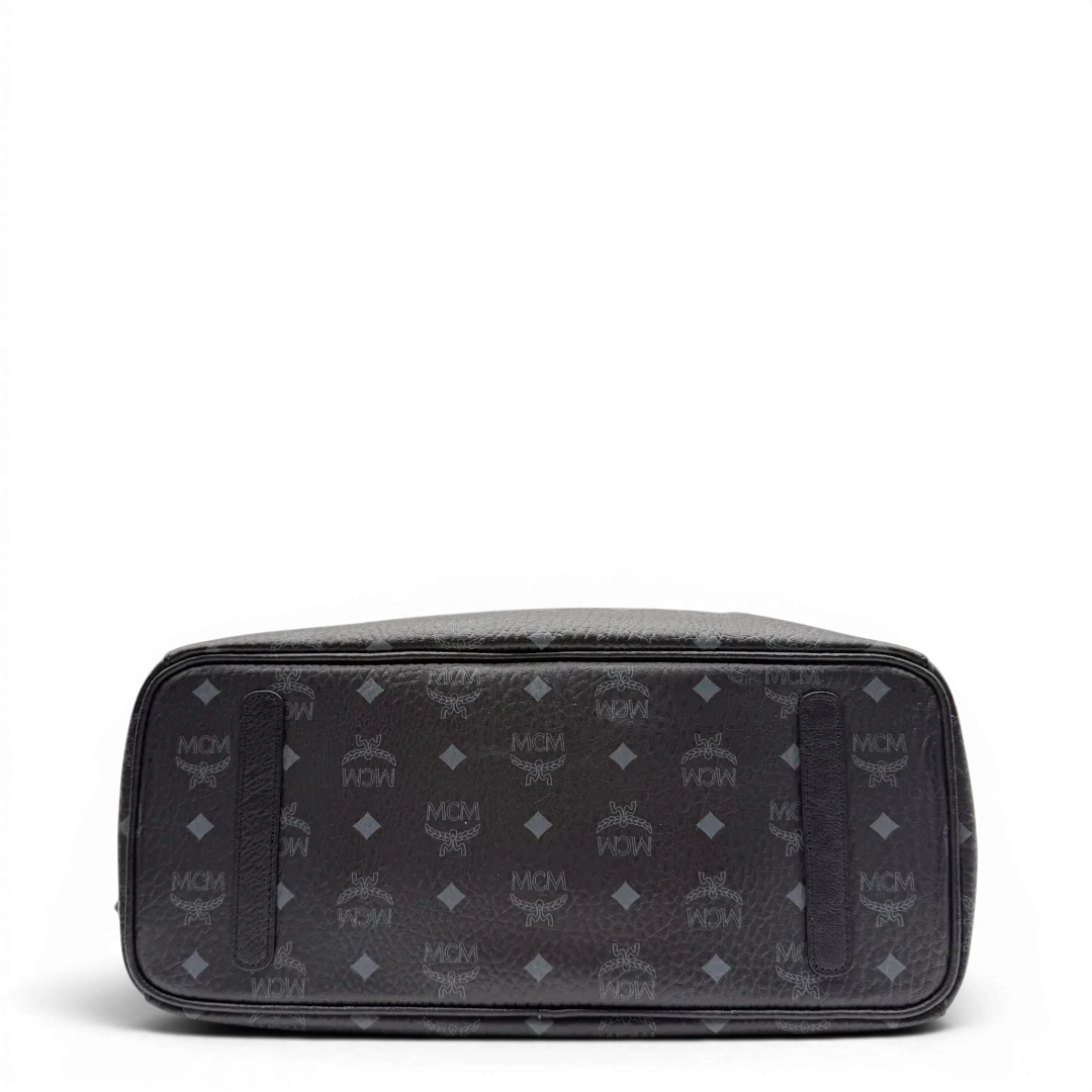 https://cdn.shopify.com/s/files/1/0564/9376/8855/files/MCM_Shopper_Liz_mit_Pochette_visetos_schwarz_vintage8570.webp?v=1781108345
