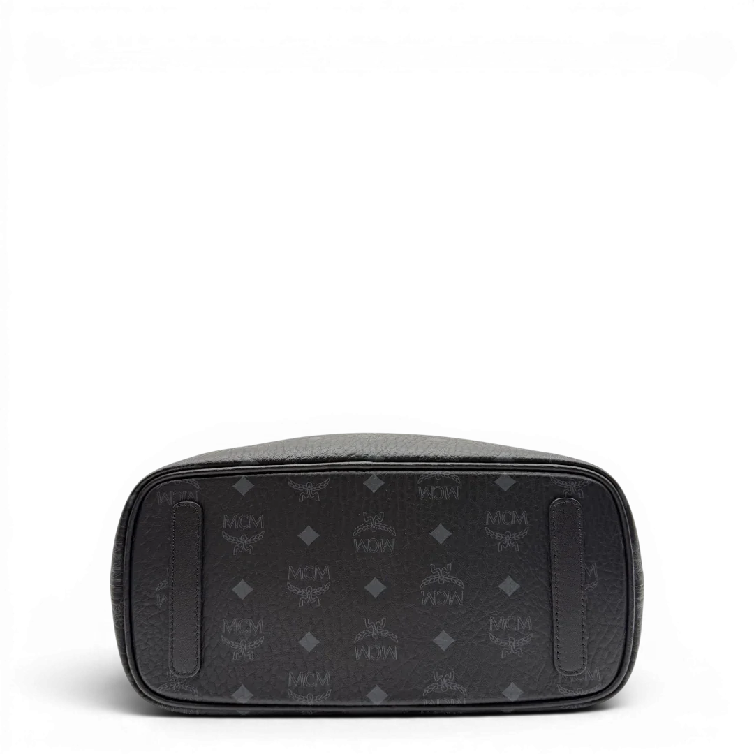 https://cdn.shopify.com/s/files/1/0564/9376/8855/files/MCM_Shopper_Liz_small_mit_Pochette_visetos_schwarz_5.webp?v=1782310250
